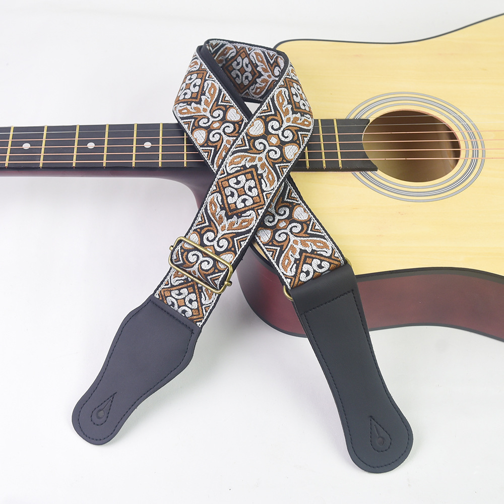 Tracolla per Chitarra Ricamata - Musical Instrument Types recensione e prezzo